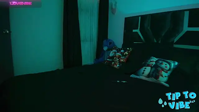 TinnaDawsom online show from December 4, 10:19 pm