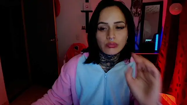 TinnaDawsom online show from October 6, 11:57 pm