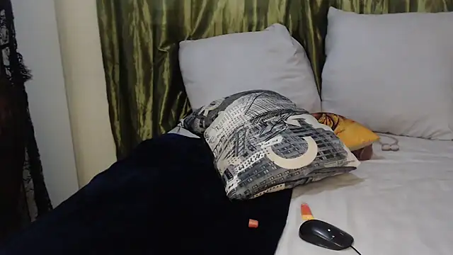 Foxybrownxx1 online show from October 27, 1:42 am