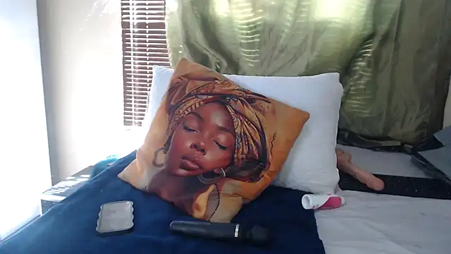 Foxybrownxx1 online show from April 7, 7:20 am