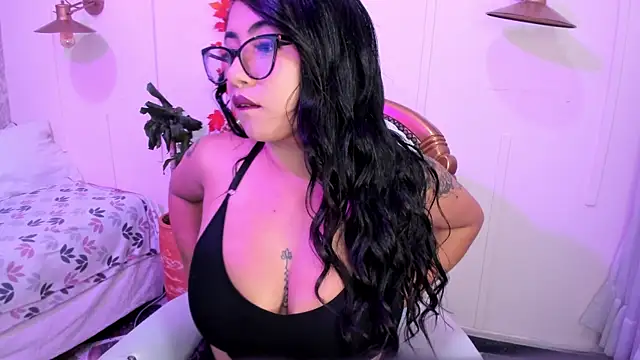 Snapshot of Sexy_cristall_ chatting on December 10, 9:00 pm Sexy cristall online show from December 10, 9:00 pm