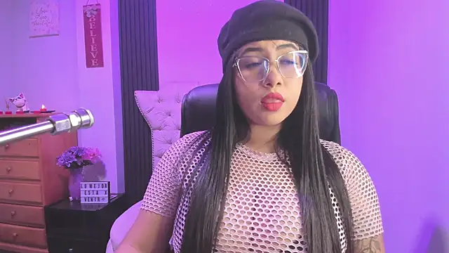 Snapshot of Sexy_cristall_ chatting on January 31, 11:25 pm Sexy cristall online show from January 31, 11:25 pm