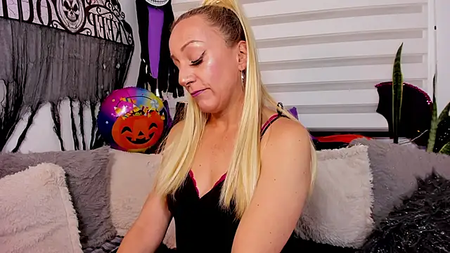 Sammykatt online show from October 29, 3:58 pm