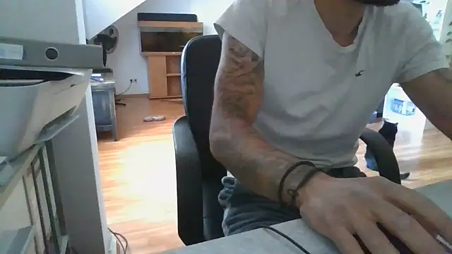 Snapshot of Kevoon991 chatting on June 16, 4:09 pm Kevoon991 online show from June 16, 4:09 pm