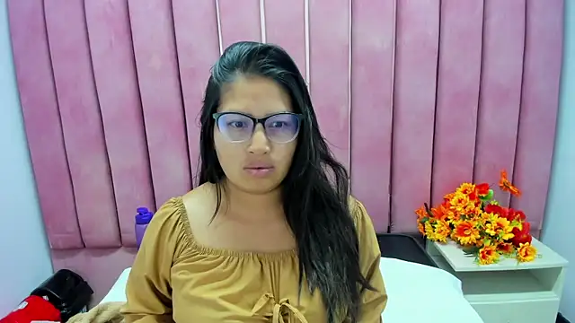 Miaa Smiith  online show from December 16, 3:33 am