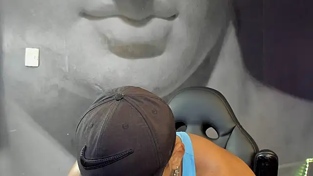 bradley smith online show from February 2, 4:26 am