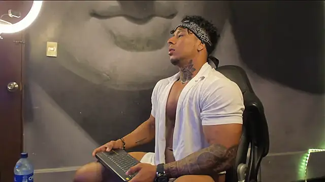 bradley smith online show from February 16, 4:42 pm