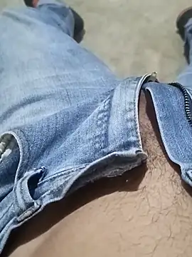 C vas  online show from December 5, 3:59 am