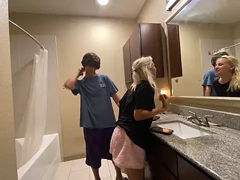 girlfriendmissy online show from February 7, 1:36 am