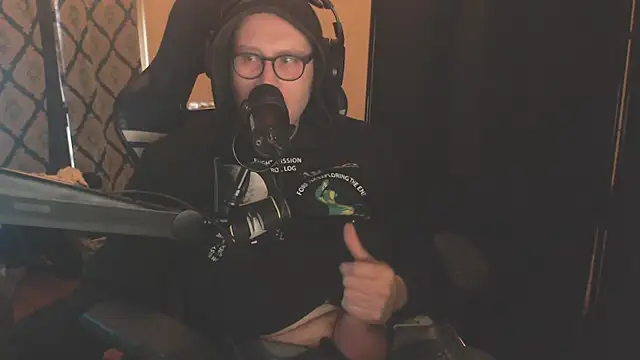 chicostick413 online show from January 6, 8:12 pm