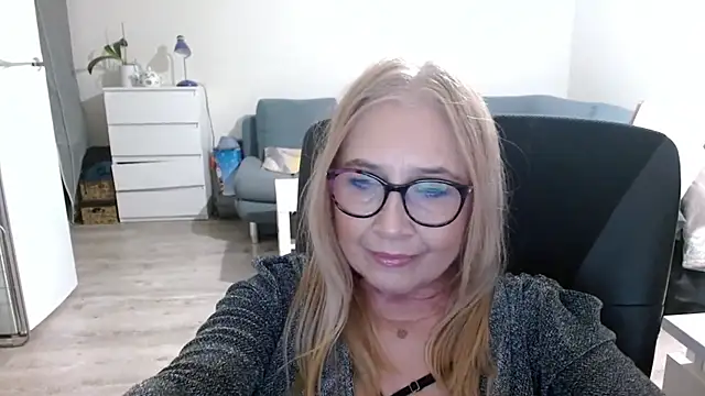 sofia xkiss online show from February 12, 2:43 pm