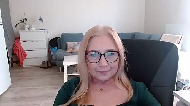 sofia xkiss online show from February 17, 7:47 am