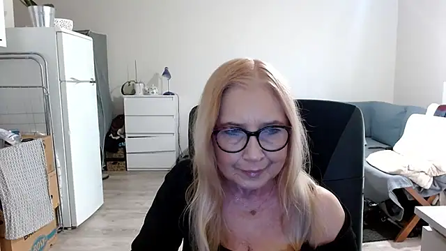 sofia xkiss online show from March 3, 7:54 am