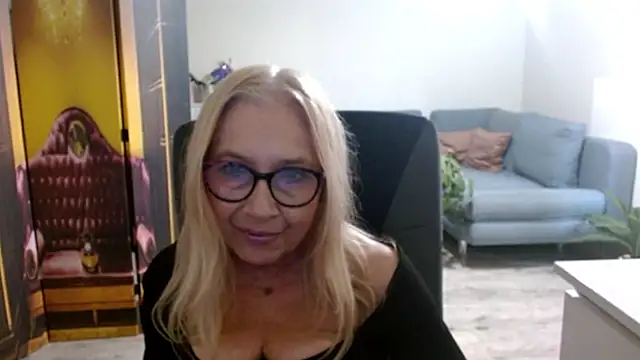 sofia xkiss online show from November 8, 2:50 pm