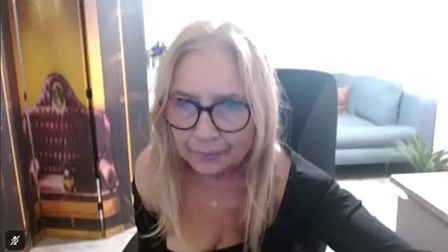 sofia xkiss online show from November 18, 3:05 pm