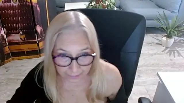 sofia xkiss online show from February 1, 3:10 pm