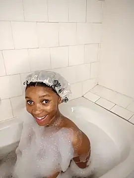 Shria107 online show from November 8, 12:22 am