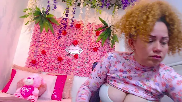 BLONDE SEXYHOT online show from October 17, 5:26 pm