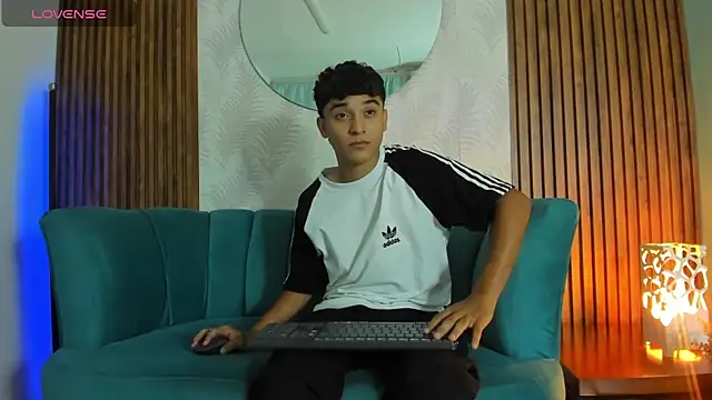 Austin Cardieff online show from January 11, 1:27 am