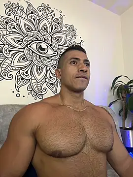 aaroncolombia online show from November 12, 7:09 am