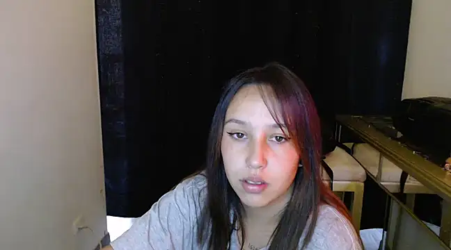 Skarlet Adams28 online show from January 16, 9:51 pm