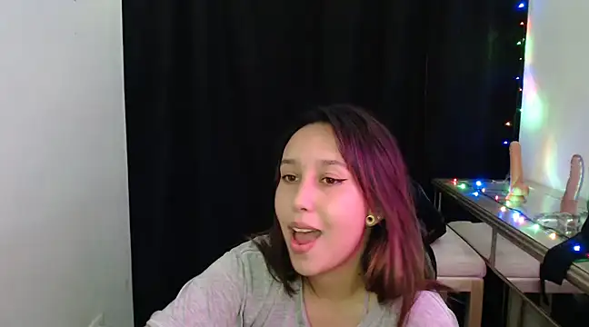 Skarlet Adams28 online show from January 17, 3:23 am