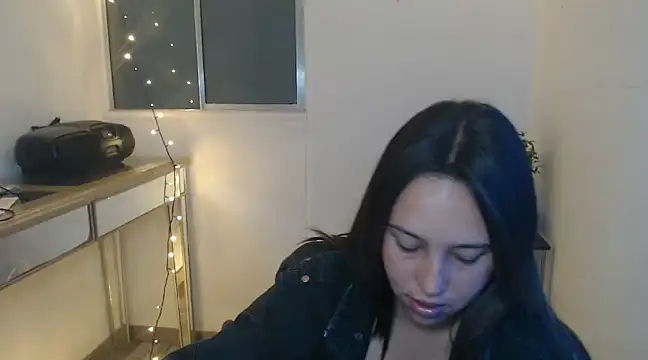 Skarlet Adams28 online show from January 22, 8:06 pm