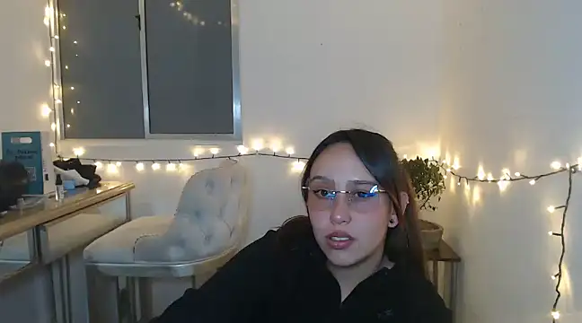 Skarlet Adams28 online show from January 29, 7:32 pm