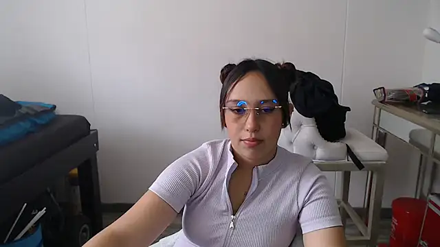 Skarlet Adams28 online show from February 6, 6:02 pm