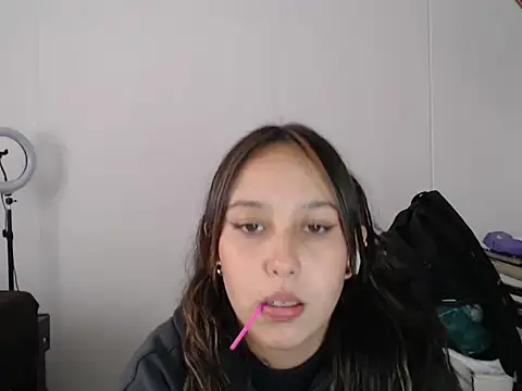 Skarlet Adams28 online show from March 13, 8:43 pm