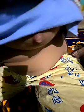 Snapshot of hotbaby_5 chatting on December 14, 4:31 pm hotbaby 5 online show from December 14, 4:31 pm