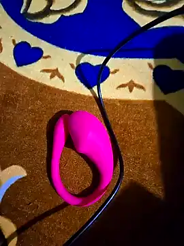 Snapshot of hotbaby_5 chatting on January 6, 5:52 am hotbaby 5 online show from January 6, 5:52 am