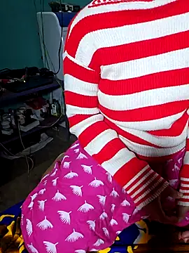 Snapshot of hotbaby_5 chatting on January 8, 1:53 am hotbaby 5 online show from January 8, 1:53 am