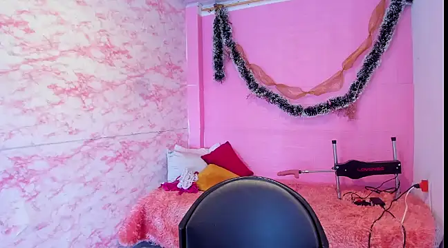 Snapshot of Brunette_sasha chatting on December 25, 2:02 pm Brunette sasha online show from December 25, 2:02 pm