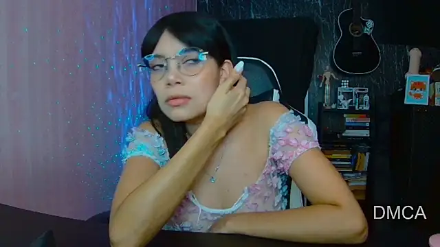 Snapshot of Drea_Foox chatting on October 3, 2:52 am Drea Foox online show from October 3, 2:52 am