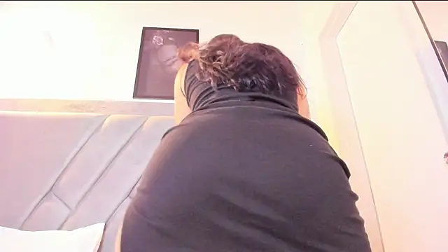 nataliee foster online show from September 26, 10:19 am