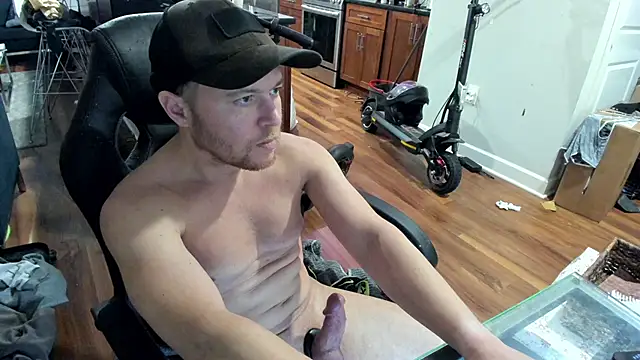 Snapshot of aaron_s_x chatting on December 28, 11:59 pm aaron s x online show from December 28, 11:59 pm