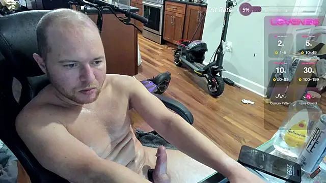 Snapshot of aaron_s_x chatting on December 29, 3:00 am aaron s x online show from December 29, 3:00 am