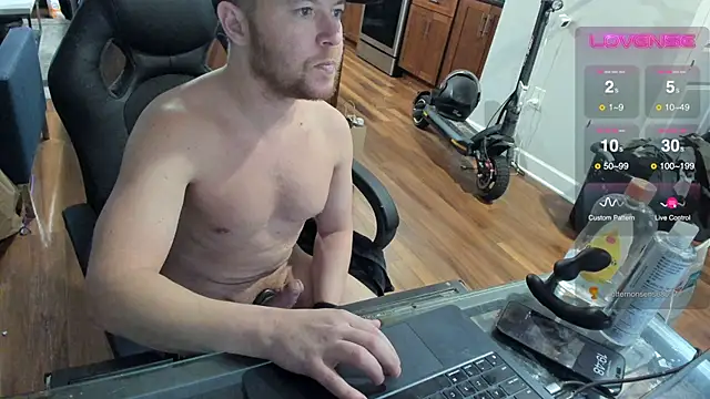 Snapshot of aaron_s_x chatting on February 22, 12:49 am aaron s x online show from February 22, 12:49 am