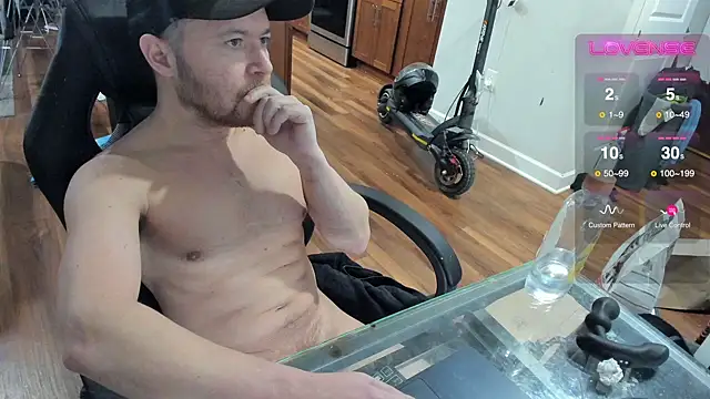 Snapshot of aaron_s_x chatting on February 23, 1:46 am aaron s x online show from February 23, 1:46 am