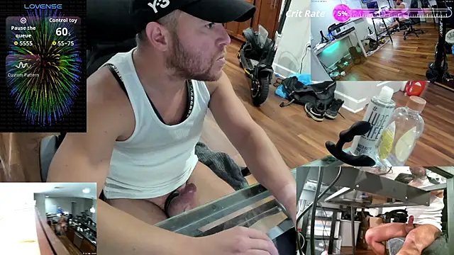 Snapshot of aaron_s_x chatting on October 18, 11:38 pm aaron s x online show from October 18, 11:38 pm