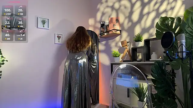 Julie Rhodes online show from January 2, 12:46 pm