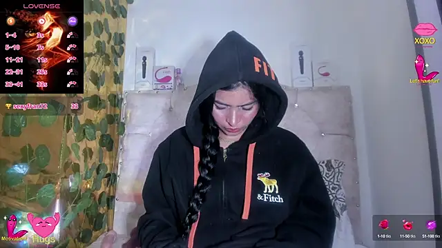 cristalconnorr online show from October 7, 6:05 pm