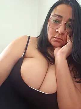 paulinaDiaz1 online show from April 13, 1:05 pm