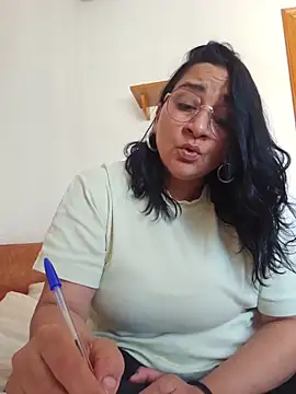 paulinaDiaz1 online show from May 20, 1:06 pm