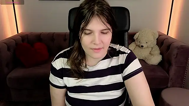 Snapshot of Ruyjin_Choi chatting on February 8, 11:02 am Ruyjin Choi online show from February 8, 11:02 am