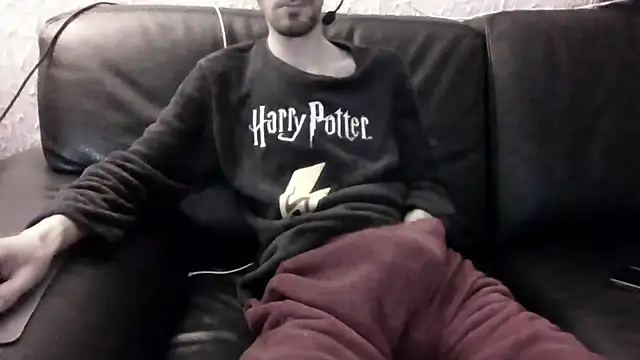 Snapshot of passif520 chatting on November 2, 9:11 am passif520 online show from November 2, 9:11 am