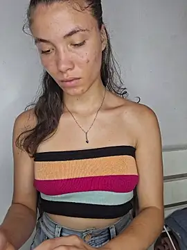 HelenHoltz online show from December 3, 1:42 pm