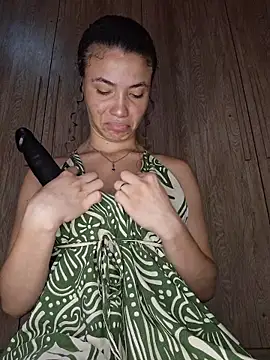 HelenHoltz online show from December 15, 1:04 pm