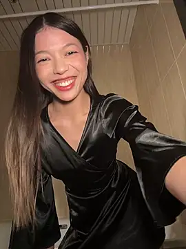 Snapshot of DesiredHoney chatting on December 8, 6:39 pm DesiredHoney online show from December 8, 6:39 pm